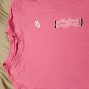 NWOT Nike Tee